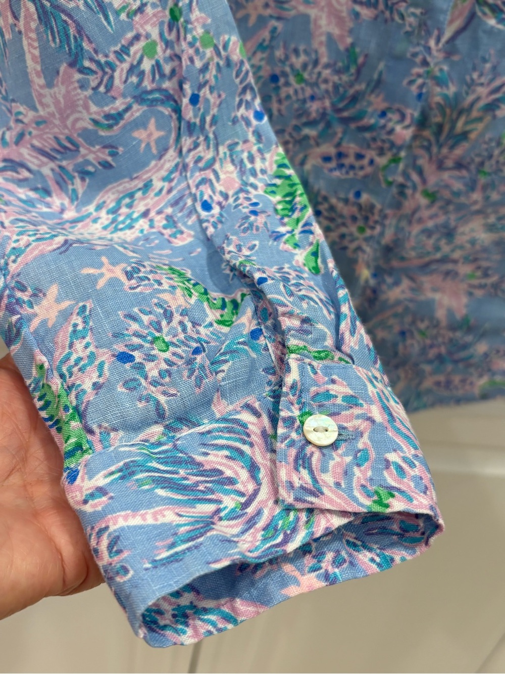 Lilly Pulitzer Sea View, Blue Floral Shirt with Pink & Green Accents Size XS - Picture 6 of 10